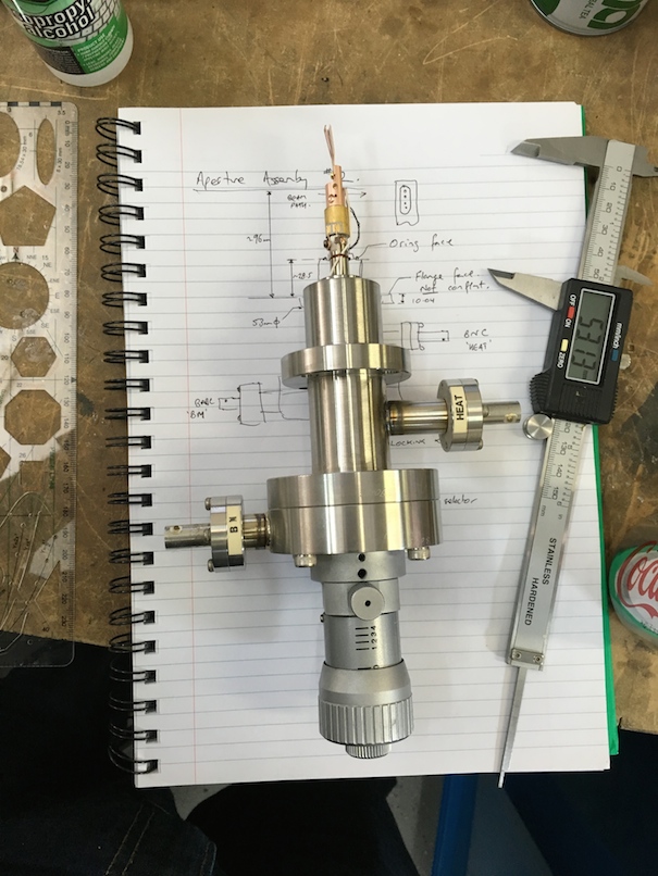 Aperture for scanning electron microscope